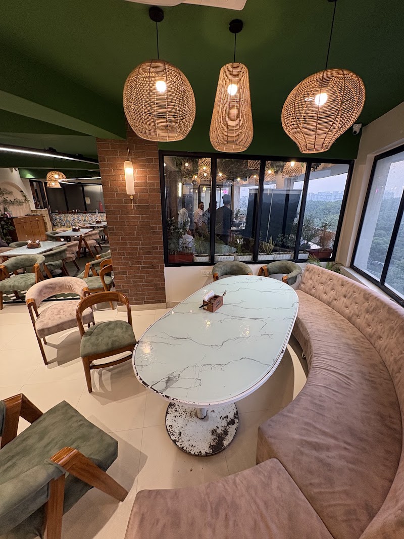 Haristo Pizzeria × Khadak Singh Da Dhaba - Haristo Pizzeria × Khadak Singh Da Dhaba 3rd floor, Anshul Plaza, DDA Sports Complex, Plot no 8, opposite Dwarka, Pocket 1, Sector 10 Dwarka, Dwarka, Delhi, 110075, India