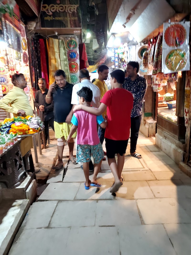 Vishwanath Gali - Vishwanath Gali Vishwanath Gali, Lahori Tola, Varanasi, Uttar Pradesh 221001, India