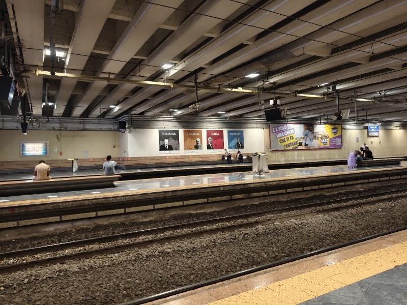 Napoli Centrale - Napoli Centrale P.za Giuseppe Garibaldi, 80142 Napoli NA, Italy