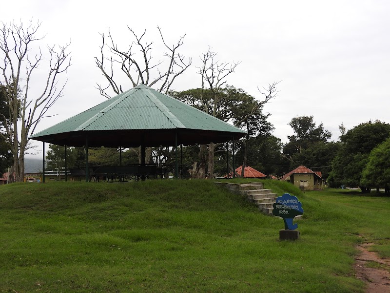 Bandipur Forest Entry Checkpost - Bandipur Forest Entry Checkpost, MJVP+G7V, Nagapattinam - Coimbatore - Gundlupet Hwy, Mel Kamanahalli, Karnataka 571126, India