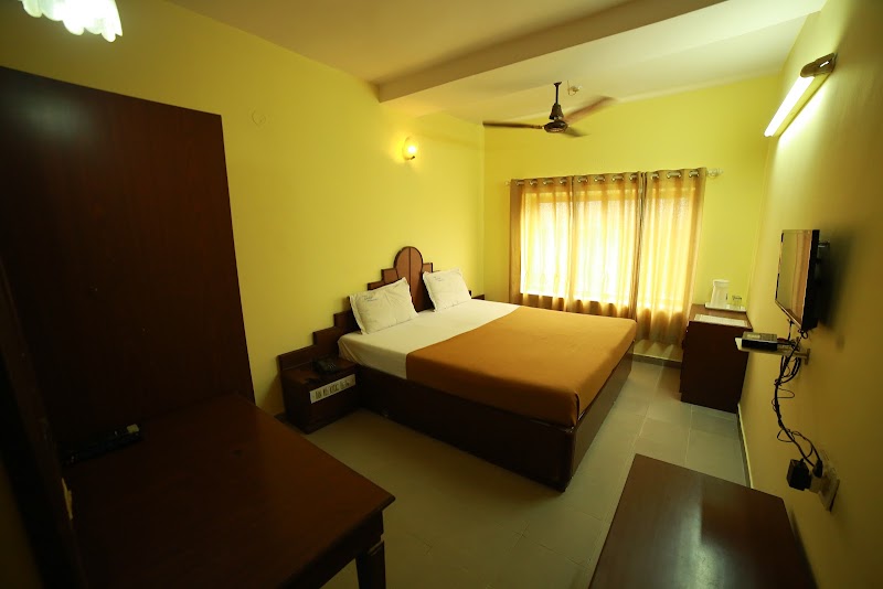 Hotel Luciya International Near Prabha Theatre - Hotel Luciya International Near Prabha Theatre, 1771, URS Complex, Sardar Patel Rd, near Prabha Theater, Devaraja Mohalla, Mandi Mohalla, Mysuru, Karnataka 570001, India
