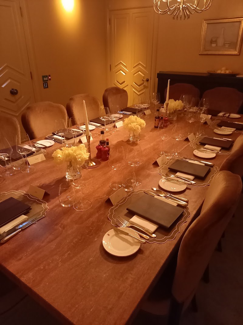 Mount St. Restaurant - Mount St. Restaurant First Floor, 41-43 Mount St, London W1K 2RX, UK