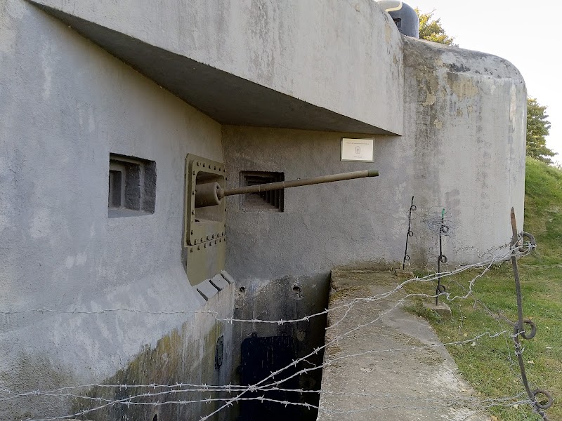 Bunker B-S 8 "Cemetery" - Bunker B-S 8 "Cemetery", Kopčianska, 851 01 Bratislava-Petržalka, Slovakia