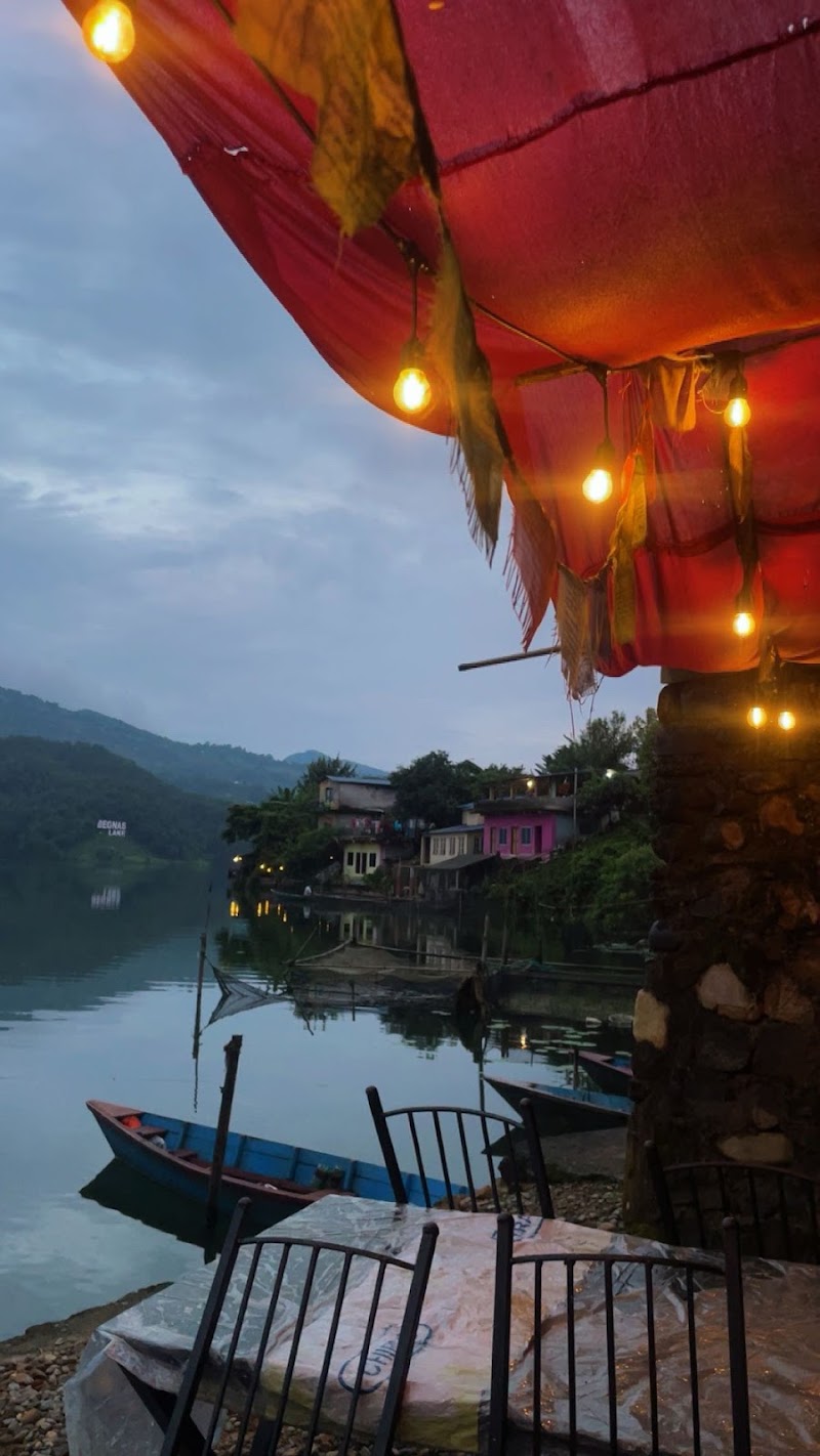 Papa's Secret Lake On The Lake (room & tent) - Papa's Secret Lake On The Lake (room & tent), 53FR+5XM Begnas Lake, Lekhnath 33700, Nepal