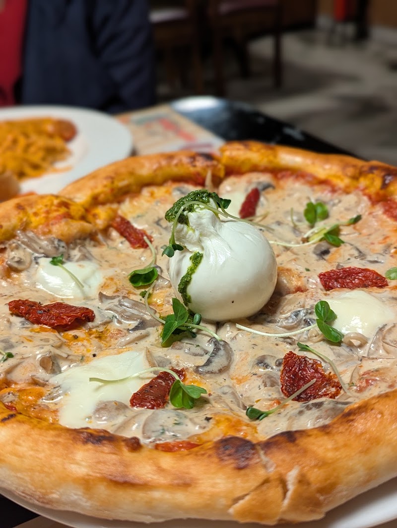 Chianti, The Bay- ECOWORLD - Chianti, The Bay- ECOWORLD Ground floor, Unit AR 1, Art Gallery, The Bay, ECOWORLD, Adarsh Palm Retreat, Bellandur, Bengaluru, Karnataka 560103, India