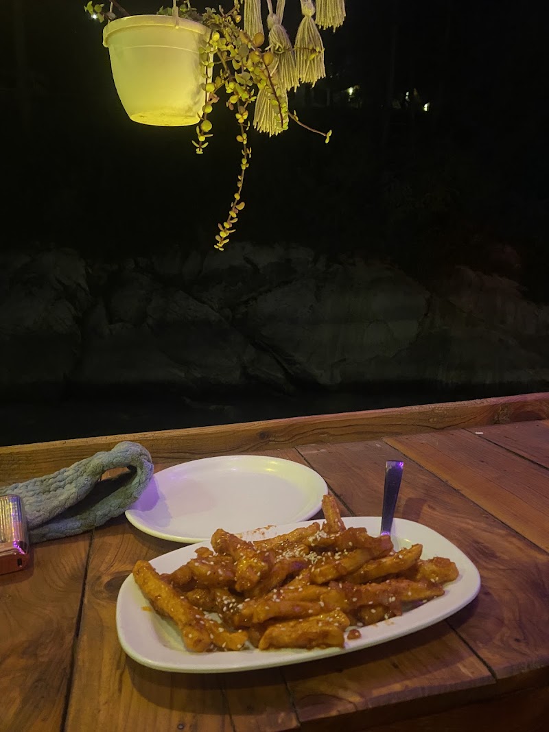 PERKUP CAFE (RIVERSIDE) - PERKUP CAFE (RIVERSIDE) VILLAGE, PO, KATAGLA, Kasol, Himachal Pradesh 175105, India