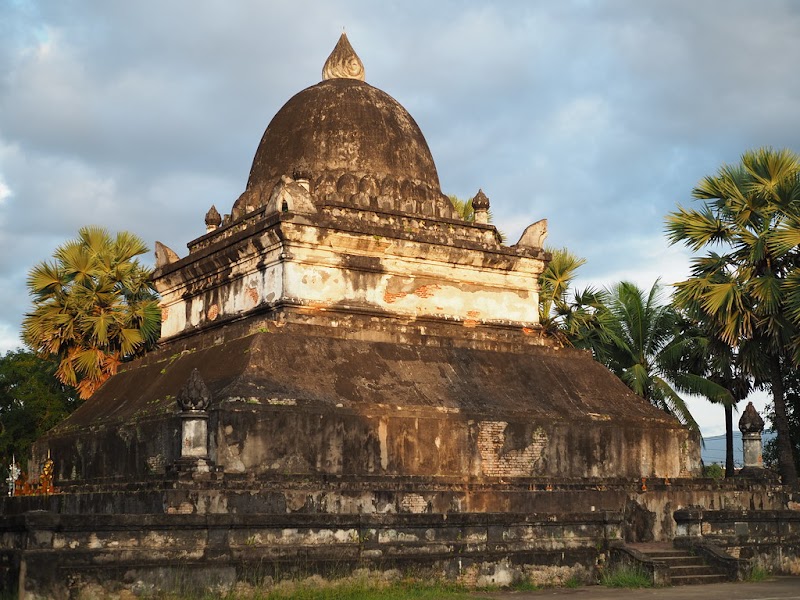 Wat Siphoutthabat Thippharam - Wat Siphoutthabat Thippharam, 27 Ounheun Rd, Luang Prabang, Laos