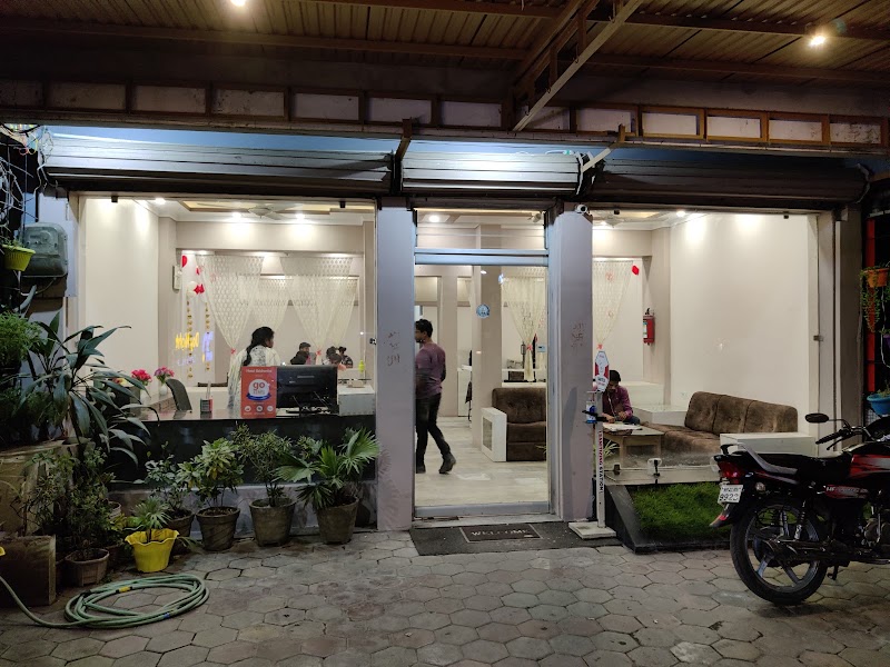 Hotel Siddhartha - Hotel Siddhartha 16/A Madhav Club Road, Teen Batti Chauraha, Freeganj, Madhav Nagar, Ujjain, Madhya Pradesh 456010, India
