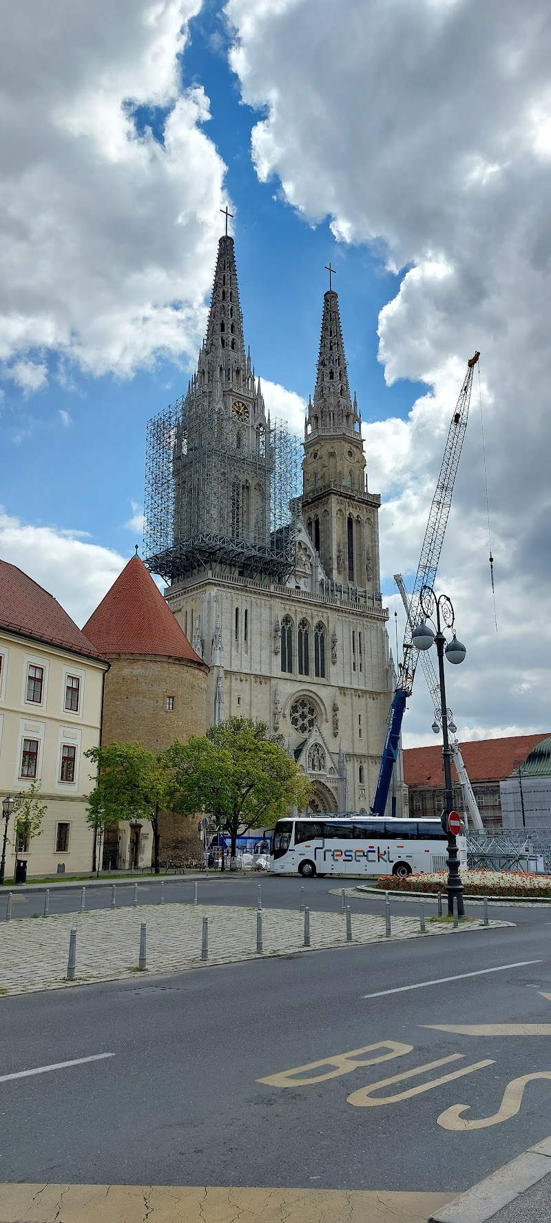 Dolac 9 - Dolac 9 Dolac 9, 10000, Zagreb, Croatia