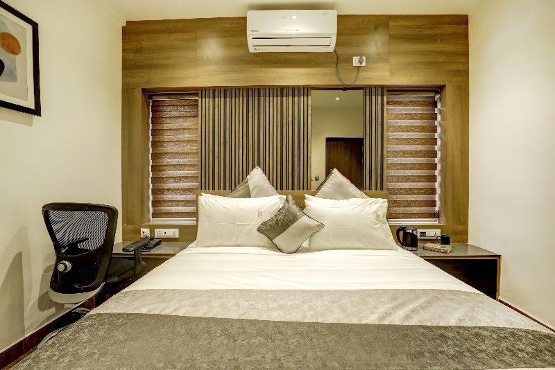 Livaana (Formerly known as Vivaana) - Livaana (Formerly known as Vivaana), 2932/B, Ashoka East Cross Road, near Suburaban Bus Stand, behind Kalyan Jewels, Lashkar Mohalla, Mandi Mohalla, Mysuru, Karnataka 570001, India