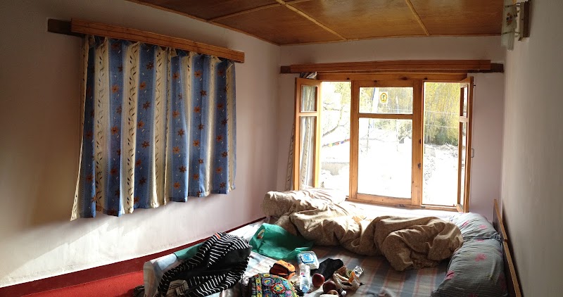 Gomang Guest House : སྒོ་མང མགྲོན་ཁང། (estb. 1993) - Gomang Guest House : སྒོ་མང མགྲོན་ཁང། (estb. 1993) Nuchung, Changspa Rd, Leh, 194101