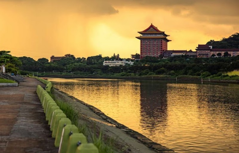 Dajia Riverside Park - Dajia Riverside Park No. 5號, Binjiang St, Xinzhuang Village, Zhongshan District, Taipei City, Taiwan 104