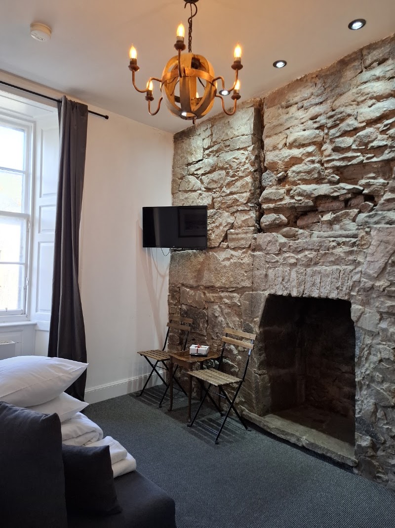 Royal Mile Suites by the Castle - Royal Mile Suites by the Castle, 493 Lawnmarket, Edinburgh EH1 2PB, UK