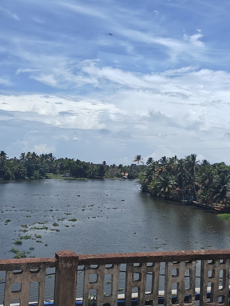Kerala Tourism Hub - Kerala Tourism Hub, 1st floor, Madathiparambil Building, Puthiya Road, Vennala, Kochi, Kerala 682028, India