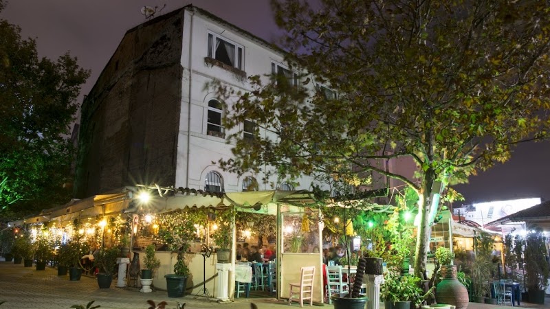 Akın Balık Karaköy - Akın Balık Karaköy, Arap Cami, Fermeneciler Cd. No:40/A, 34420 Beyoğlu/İstanbul, Türkiye