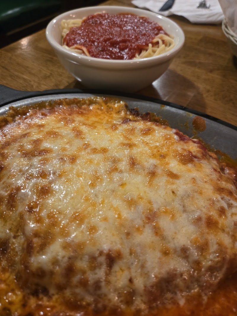 Giovanni's Pizza Ristorante, and Bar - Giovanni's Pizza Ristorante, and Bar 1622 Thomaston Ave, Waterbury, CT 06704, USA