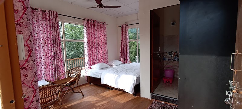 annie's hilltop retreat - annie's hilltop retreat 34QX+79G, Larankelo, Himachal Pradesh 175104, India