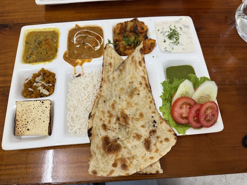 Maharaja Lounge - Authentic Indian 100% Veg Restaurant - Maharaja Lounge - Authentic Indian 100% Veg Restaurant 107 Đường Trần Hưng Đạo, Street, Phú Quốc, Kiên Giang 925000, Vietnam