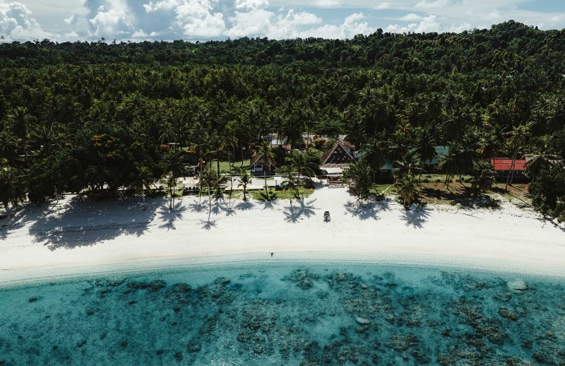 Hollow Tree's Resort - Hollow Tree's Resort, Beach front No.1, Bosua, Sipora Selatan, Mentawai Islands Regency, West Sumatra 25932, Indonesia