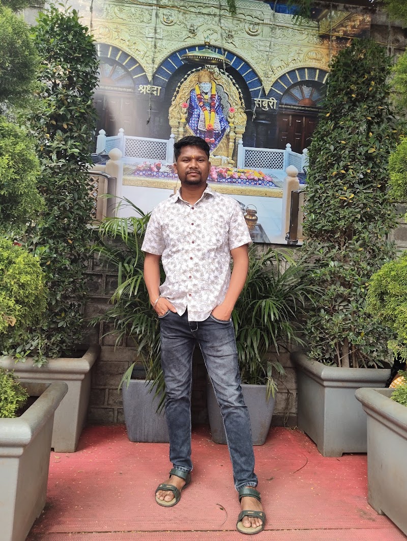 Sai Mandir Gate 3 - Sai Mandir Gate 3, QF8G+HW6 Baba temple sanctum, Mauli Nagar, Shirdi, Maharashtra 423109, India