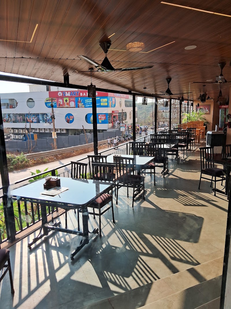 Navratna Udupi Veg Restaurant - Dabolim - Navratna Udupi Veg Restaurant - Dabolim, 9RRX+G87, Holy Cross Colony, Dabolim, Ijorshi, Goa 403711, India