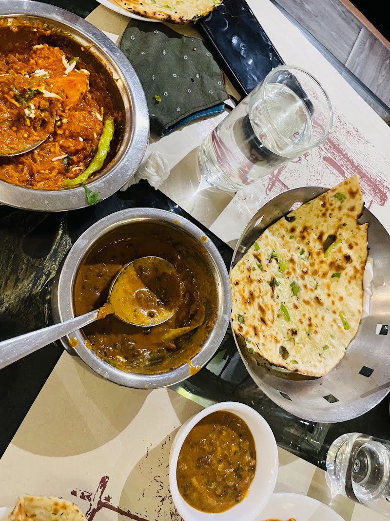 Alav Restaurant - Alav Restaurant UG1, Ratnamani Complex, 9/1, Curewell Hospital Rd, New Palasia, Indore, Madhya Pradesh 452001, India