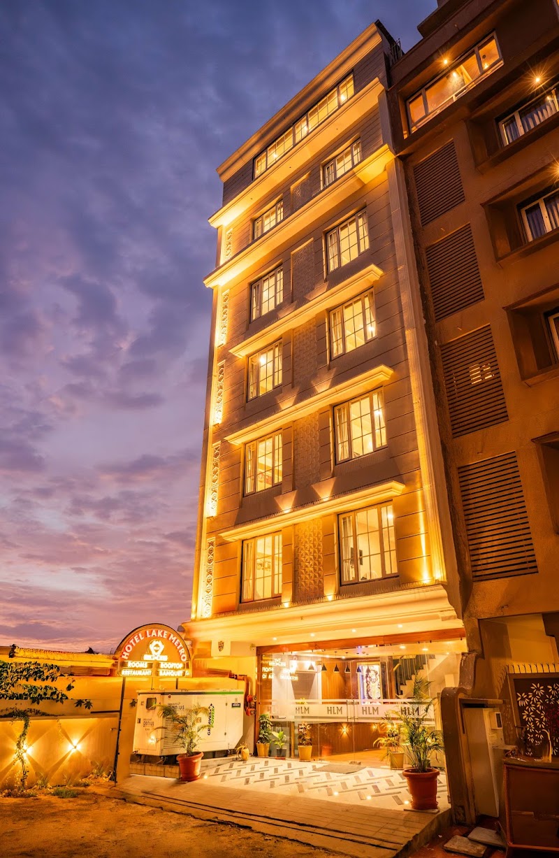 Hotel Lake Metro