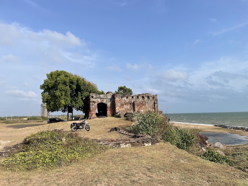 Alli Rani fort _ Doric Bungalow - Alli Rani fort _ Doric Bungalow, QWJM+9Q3, South-Coast Rd, Mutharipputhurai, Sri Lanka