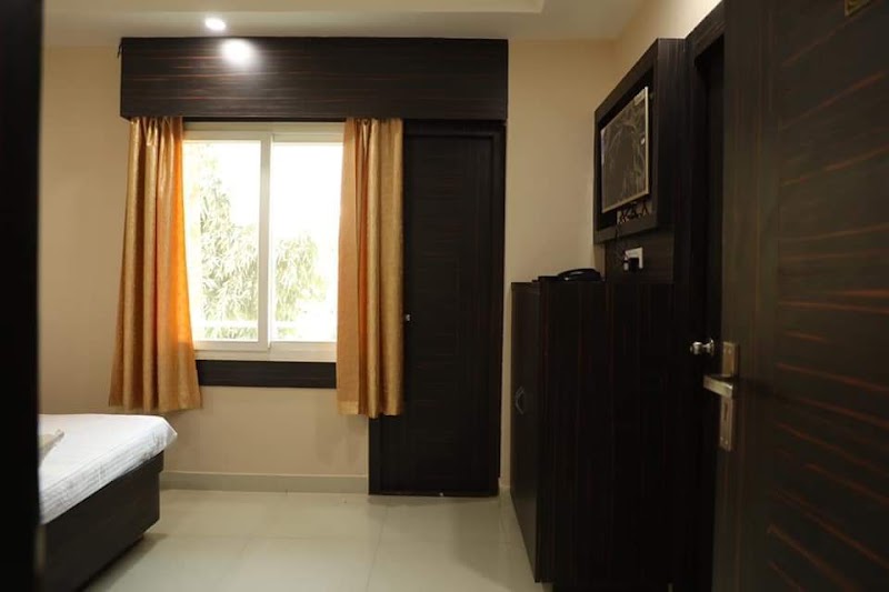 HOTEL OMM PALACE - HOTEL OMM PALACE, Bidhaba Ashram Square, Goudabad Sahi, Puri, Odisha 752001, India