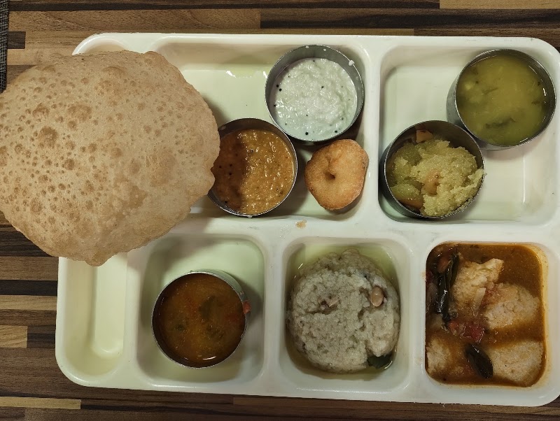 ARYAAS PURE VEG - ARYAAS PURE VEG NH46, BANGLORE, TO, Bengaluru - Chennai Hwy, Pallikonda, Vellore, Tamil Nadu 635809, India