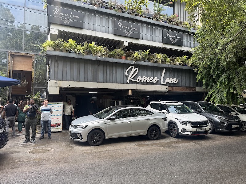 Romeo Lane Defence Colony - Romeo Lane Defence Colony D-12, ground & first floor, near Rohit Gandhi & Rahul Khanna store, Shiniwas Puri, Block D, Defence Colony, New Delhi, Delhi 110024, India