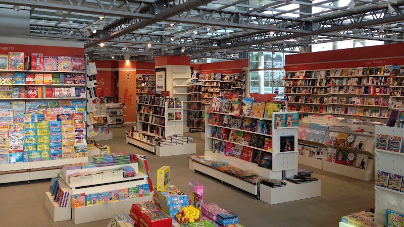Giunti al Punto Librerie - Giunti al Punto Librerie, o Presso Ospedale, Largo Giovanni Alessandro Brambilla, 3 c, 50134 Firenze FI, Italy