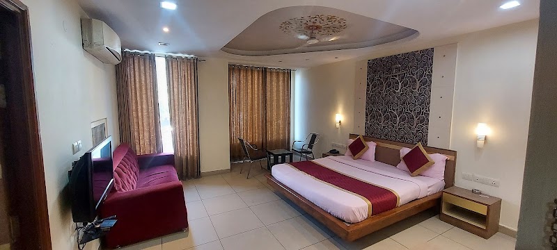Hotel Taurus - Hotel Taurus, Plot No.-81, Panchsheel Enclave, Jawahar Lal Nehru Marg, Vishnu Enclave, Chandrakala Colony, Durgapura, Jaipur, Rajasthan 302018, India