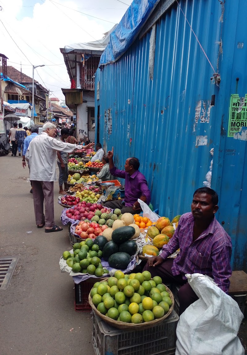 Bandra Town Market - Bandra Town Market Perry Cross Road, 3R3M+F5J, Waroda Rd, Ranwar, Bandra West, Mumbai, Maharashtra 400050, India