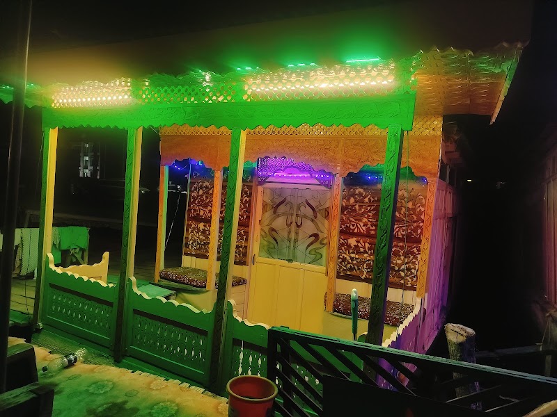 Martanda group of house boat - Martanda group of house boat, Hb martanda khona khna road, Karapura, Rainawari, Srinagar, 190001