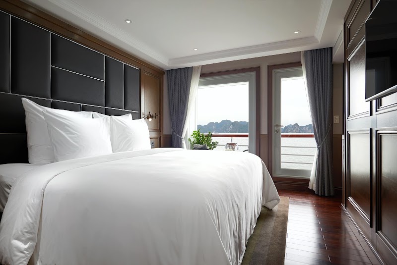 Paradise Grand Cruise - Paradise Grand Cruise No. 01 Tuan Chau Marina, Halong Bay, Ha Long, Quảng Ninh 200000, Vietnam