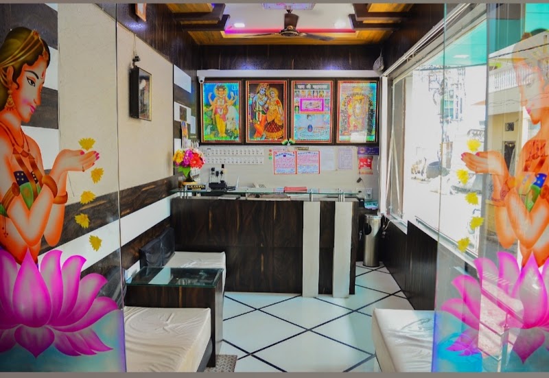 Hotel Shree Dwarkadhish Palace - Hotel Shree Dwarkadhish Palace 8,9/1 Rajabhau, Mahakal Marg, Bakshi Bazar, Kartik Chowk, Ujjain, Madhya Pradesh 456006, India