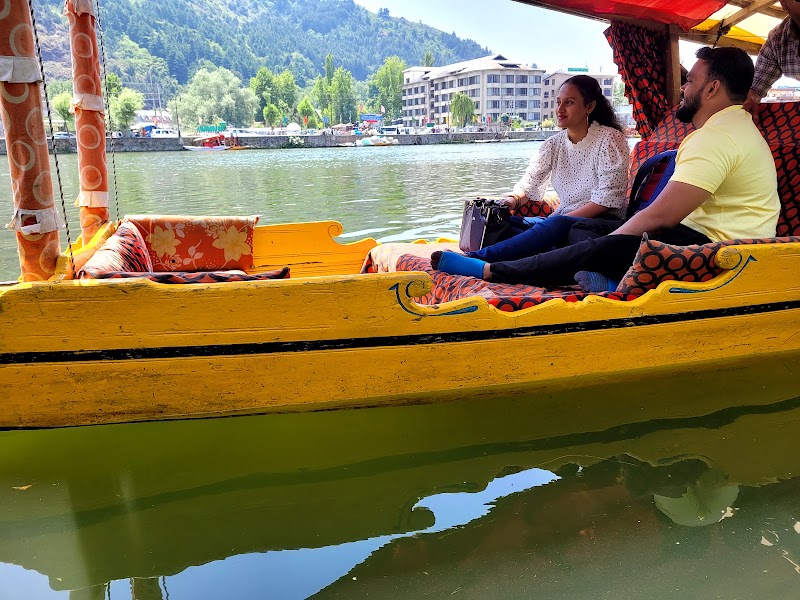Houseboat Tashkand - Houseboat Tashkand 08, Boulevard Rd, opp. Ghat, Karapura, dal lake, Srinagar, 190001