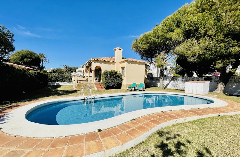Marbella Villas - Marbella Villas Club Playa Real, Urb. Marbesa, km 193, 29604 Marbella, Málaga, Spain