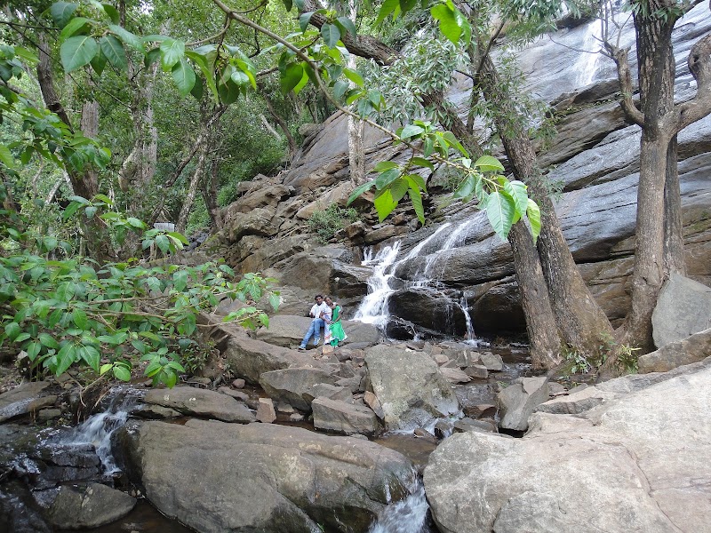Kiliyur Falls - Kiliyur Falls Q6W2+CF7, Killiyur Road, Kiliyur, Tamil Nadu 636602, India