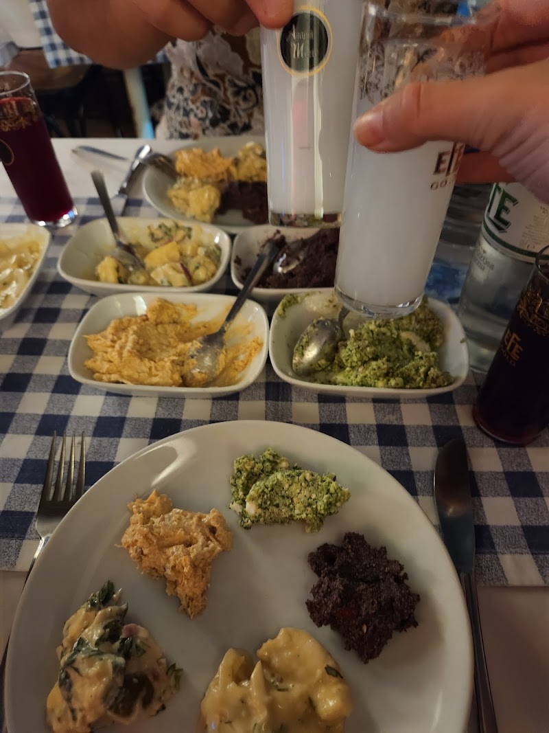 Agapia Kadıköy Meyhanesi - Agapia Kadıköy Meyhanesi, Caferağa, Kadife Sk. No:29, 34710 Kadıköy/İstanbul, Türkiye