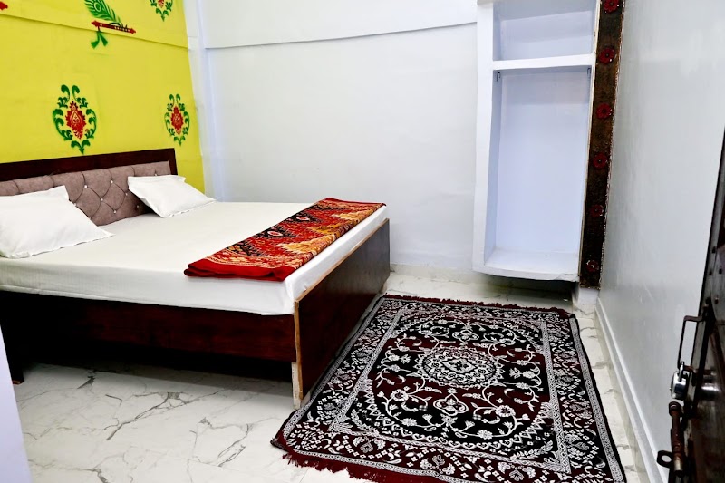 Kisori kripa home stay - Kisori kripa home stay Agargada choraha swargdwar, Swarg Dwar, Theri Bazar, Ayodhya, Uttar Pradesh 224123, India