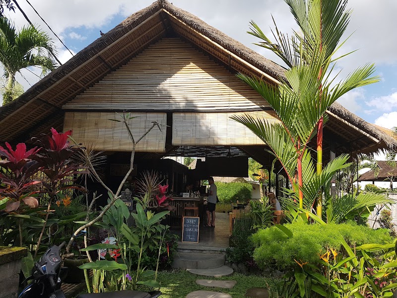 Who's Who - Who's Who, Jl. Raya Pengosekan Ubud, Ubud, Kecamatan Ubud, Kabupaten Gianyar, Bali 80571, Indonesia