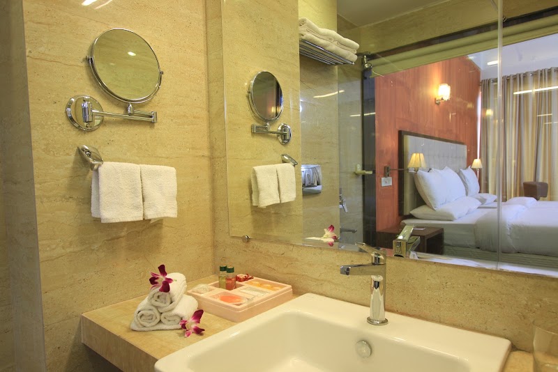 Orchid Square Boutique Hotel - Orchid Square Boutique Hotel Upper, Brooklands Rd, opposite Christian Mission Service, Alwarpet, Coonoor, Tamil Nadu 643101, India