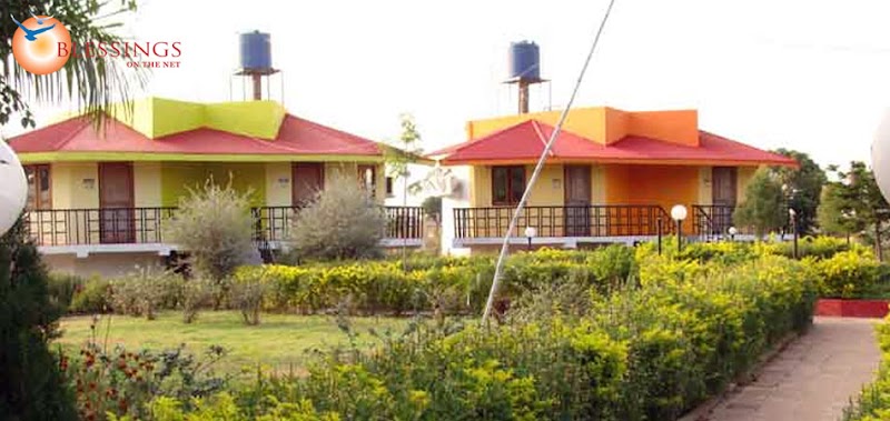 Saras Resort सारस रिसोर्ट्स - Saras Resort सारस रिसोर्ट्स, in front of The Main Entrance Gate Of Tadoba Andhari Tiger Reserve, Moharli, Thanegaon, Maharashtra 442404, India