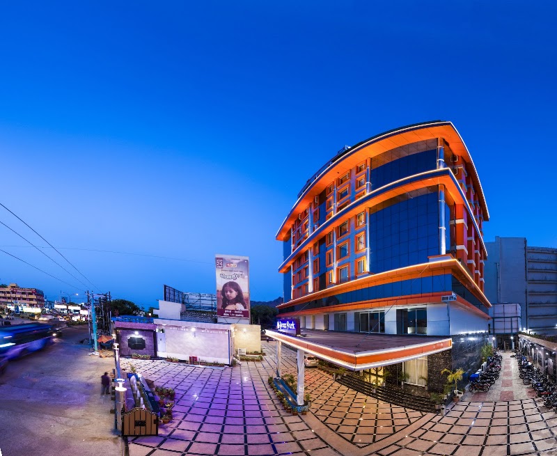 Hotel Benzz Park