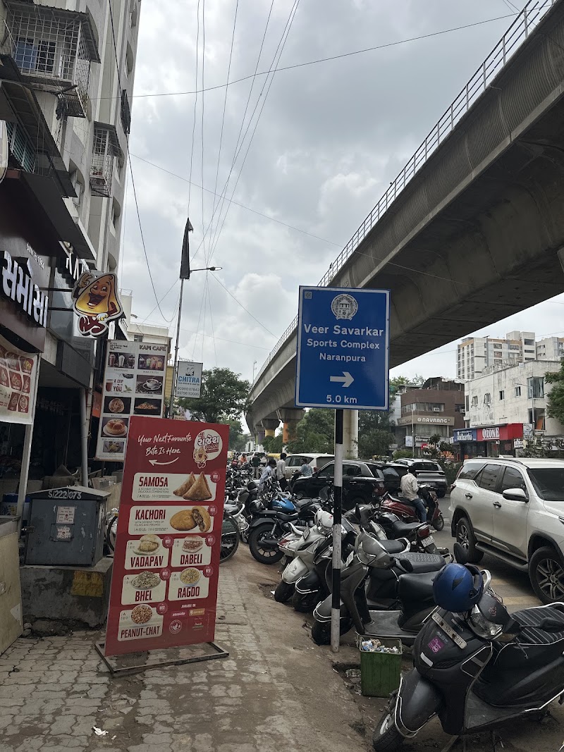 Manohar Cholafali Center® - Manohar Cholafali Center®, Shop No. 4, Shree Vijay Apartment Under Metro Bridge, Vijay Cross Rd, opp. Metro Pillar No.171, Sarvottam Nagar Society, Navrangpura, Ahmedabad, Gujarat 380009, India