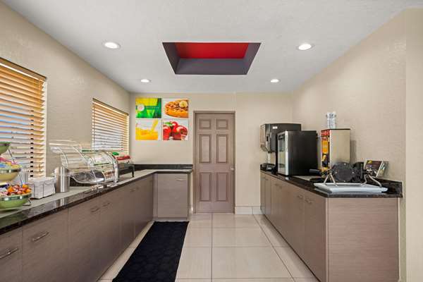 Quality Inn Sarasota I-75 - Quality Inn Sarasota I-75, 5778 Clark Rd, Sarasota, FL 34233, USA