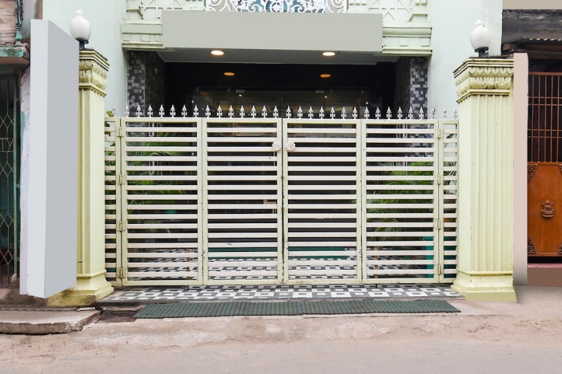 Collection O by OYO Paschim Dwar Near Jagannath Temple Formerly Hotel Subhadarshan - Collection O by OYO Paschim Dwar Near Jagannath Temple Formerly Hotel Subhadarshan Plot No. 190, Loknath Temple Rd, near Baseli Sahi Parking, near Jagannath, Puri, Odisha 752001, India