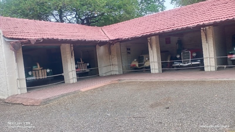 ROYAL GARAGE - ROYAL GARAGE, XQ7V+WCJ, Sation Plot, Bhaymath-2, Gondal, Gujarat 360311, India